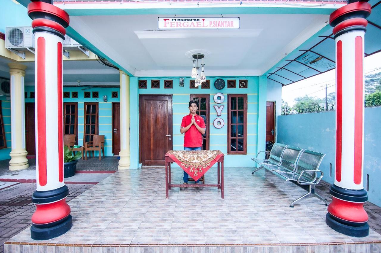 OYO 796 Penginapan Fergael Pematang Siantar Bagian luar foto
